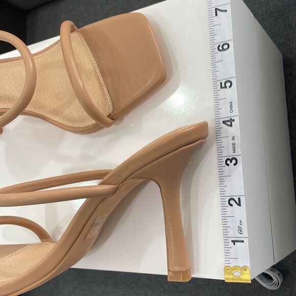 NEW Olivia Jaymes Women's Open Toe Camel Strap High Heel Sandal - Picture 8 of 9